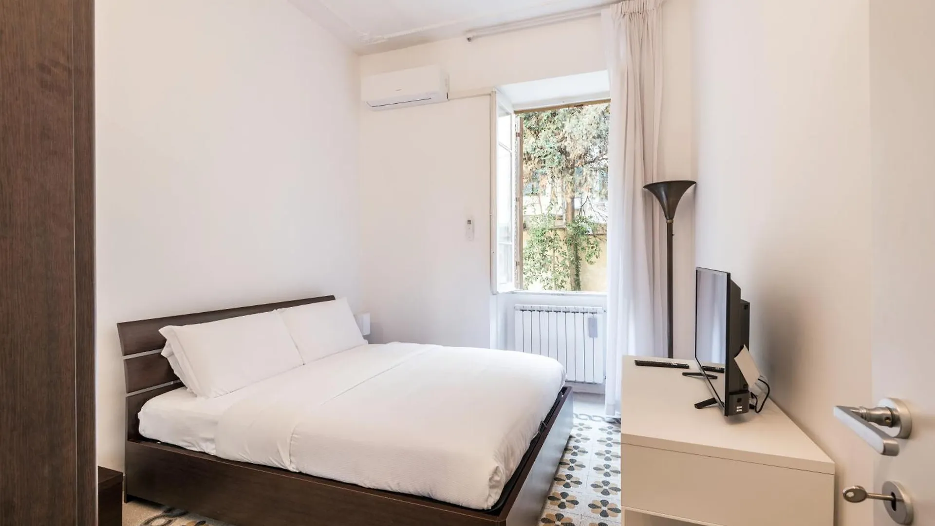 Iflat Mid-Century Modern Vatican Apartment Rome