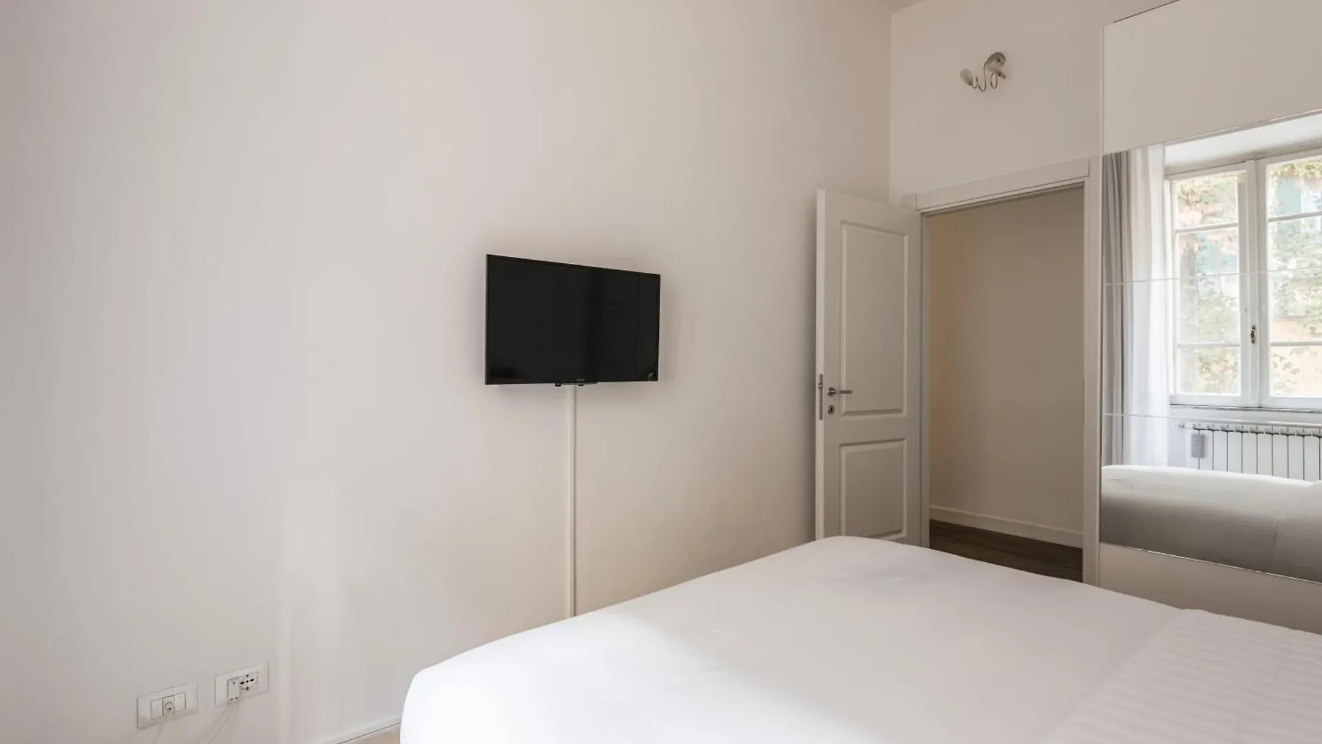 Iflat Mid-Century Modern Vatican Apartment Rome