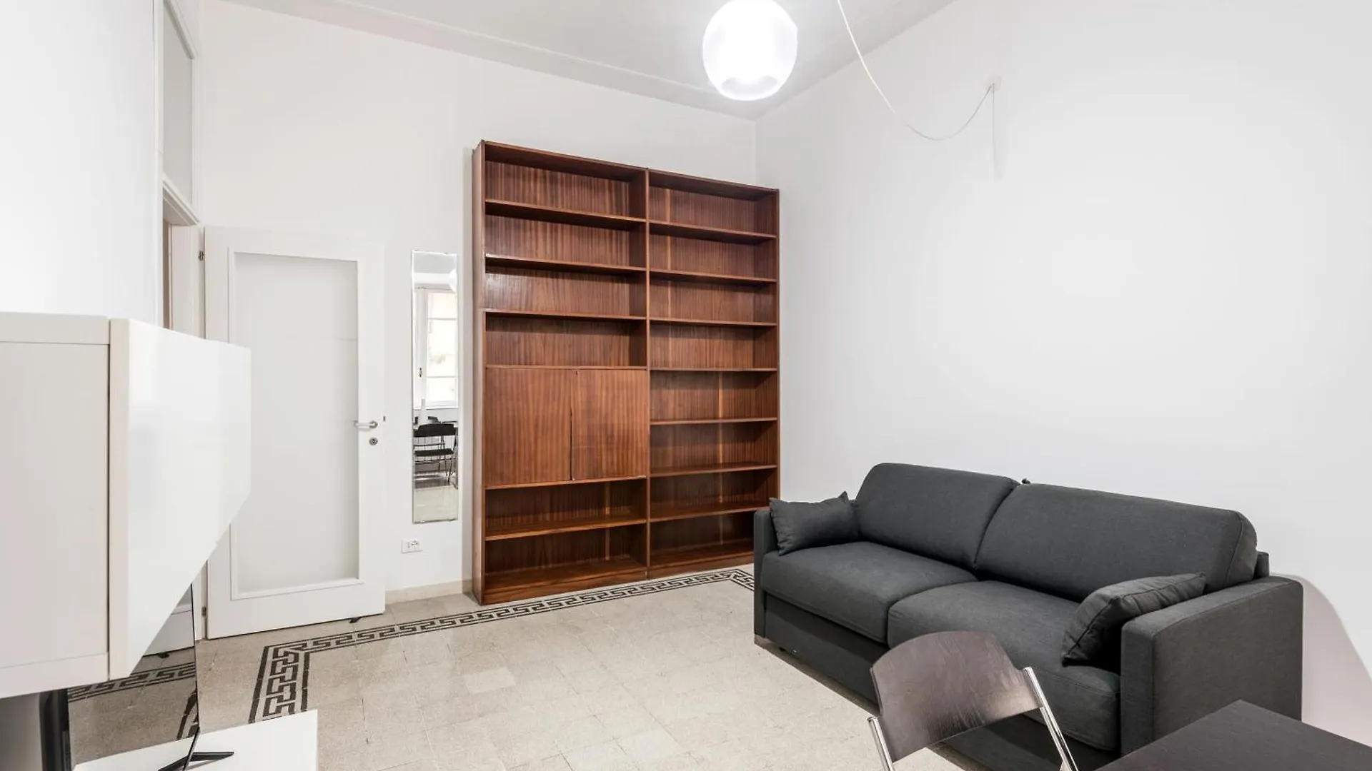 Iflat Mid-Century Modern Vatican Apartment Rome 0*,  Italy