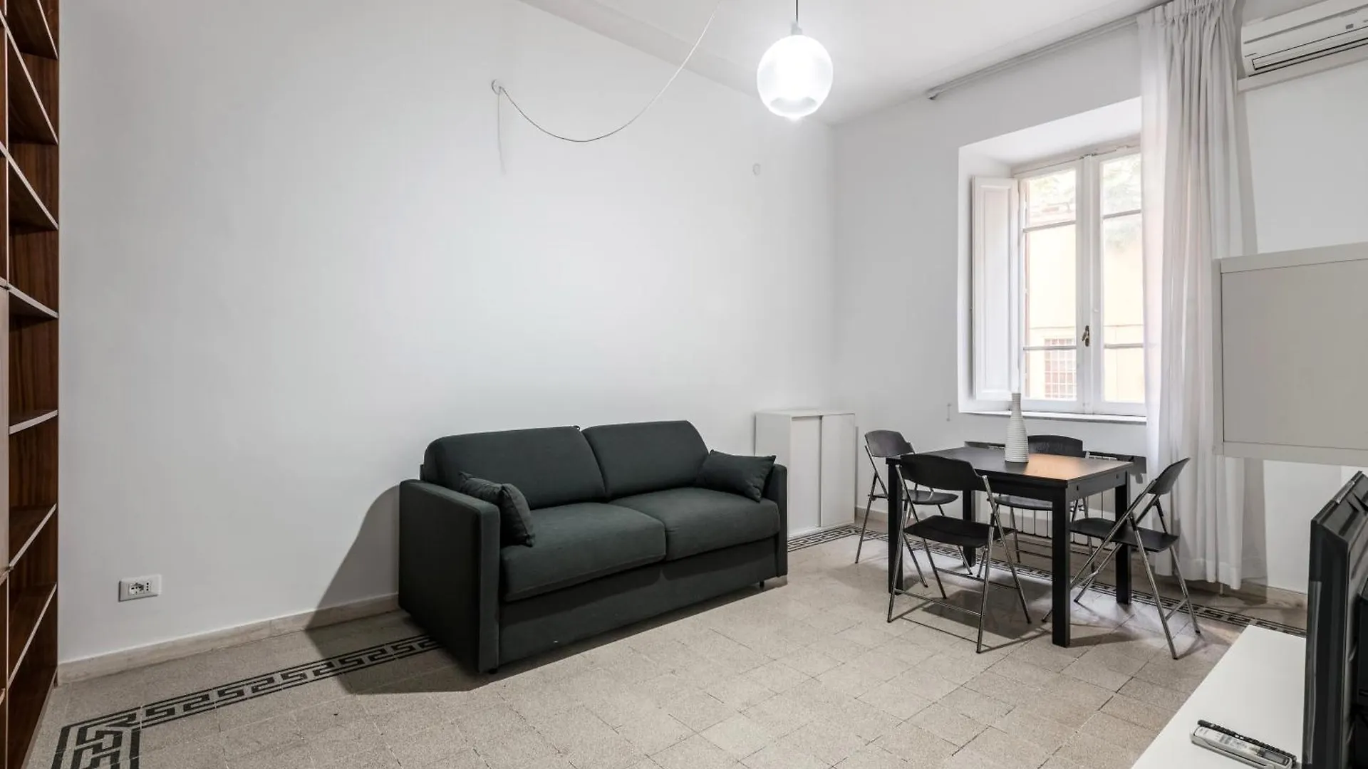 Iflat Mid-Century Modern Vatican Apartment Рим Италия