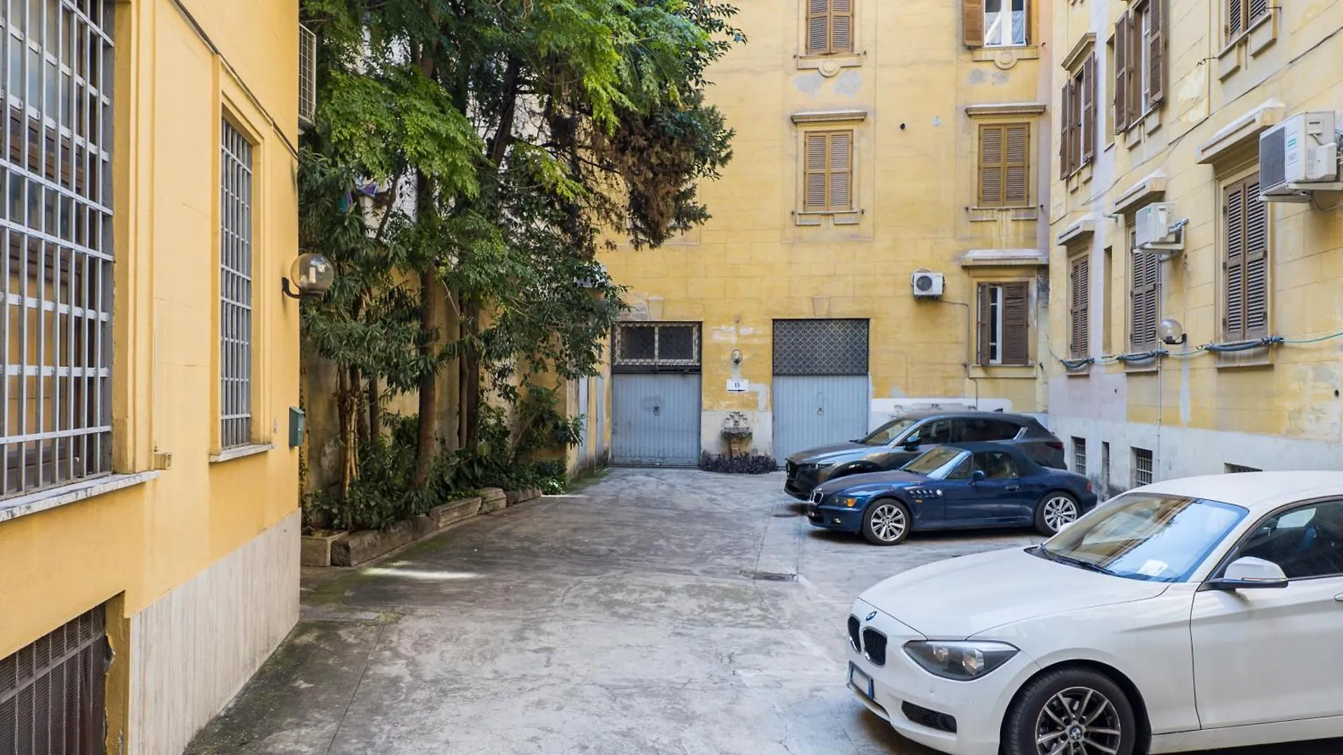 Iflat Mid-Century Modern Vatican Apartment Rome Italy